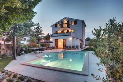 Image de Villa Andrija in Fažana for 9 people with sea view & heated pool - only 400 m from the beach