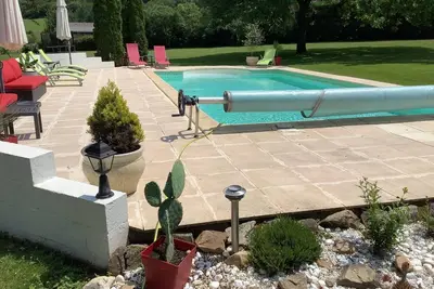 Image de Gite tout confort avec Piscine pour apprécier la sérénité de la campagne