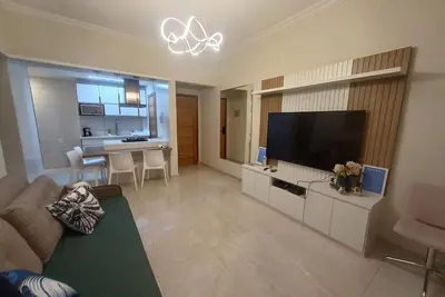 Image de Refurbished, near the beach, split system, Smart Tv, great location!