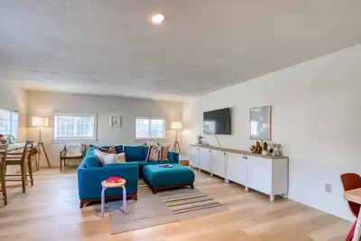 Image de Great Seaside Location Puts Golf, Beach, and Town in Walkable Reach!