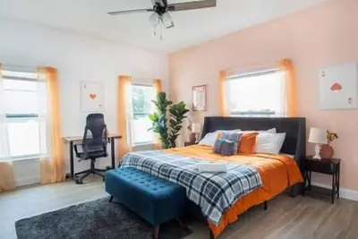Image de The Topaz Chalet | 5 mins to Busch Gardens | Hot tub