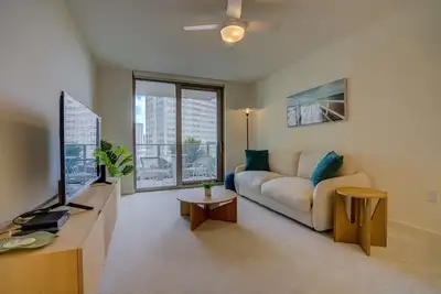 Image de Newly Built, Hottest Condo at \"Sky Ala Moana\" 10th Floor  1 Bedroom (Saw1005)