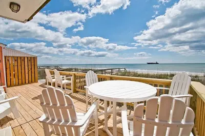 Image de 2 Seas the Day West, Oceanfront Duplex in Emerald Isle, Nc!