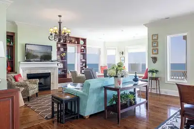 Image de 3 Palms, Oceanfront House in Emerald Isle, Nc!