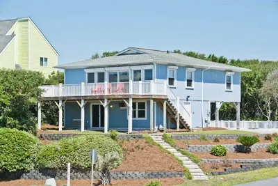 Image de A Herd Of Turtles, Almost Oceanfront House in Emerald Isle, Nc!