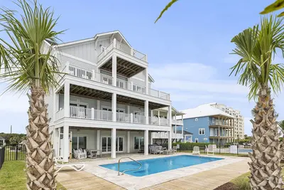 Image de A Salty Kiss, Oceanfront House in Indian Beach, Nc!