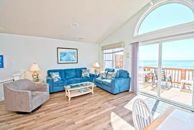 Image de Agape West, Oceanfront Duplex in Emerald Isle, Nc!