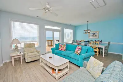 Image de Alpha East, Oceanfront Duplex in Emerald Isle, Nc!