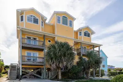 Image de Angel's Dream, Oceanfront House in Emerald Isle, Nc!