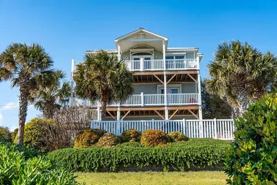Image de Aye Candy, Almost Oceanfront House in Emerald Isle, Nc!