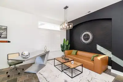 Image de Stunning Hidden Haven w/Pool! Casa Industrial