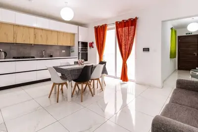 Image de Central, spacious, large Apt with super comfy Beds