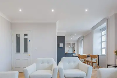 Image de Priorsgate | Archdale Apartment