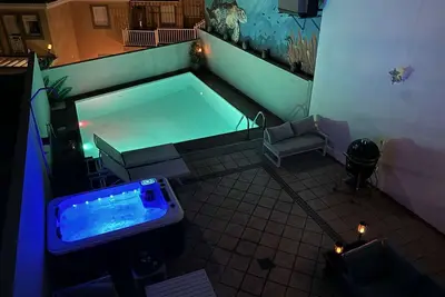 Image de Fantastic holiday villa house and apartment with heated pool in the South!