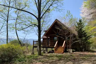 Image de Perfect for families Log house cottage Enjoy exceptional breakfast and Bbq on the wooden deck over / Hokuto Yamanashi