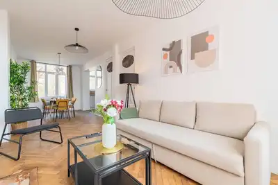 Image de Charmant appartement traversant rénové et équipé!