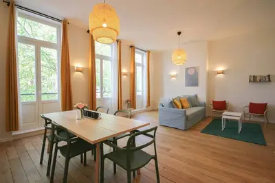 Image de Appartement 2 chambres + parking privé.