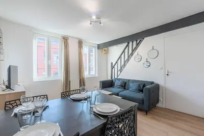 Image de Charmant appartement rénové 2 chambres.