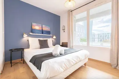 Image de Appartement équipé proche gares + parking!