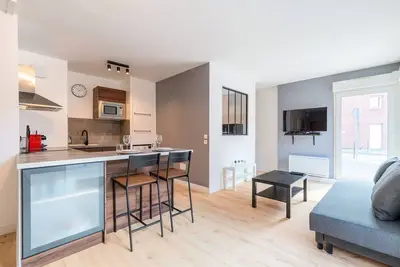 Image de Appartement fonctionnel proche du centre + parking