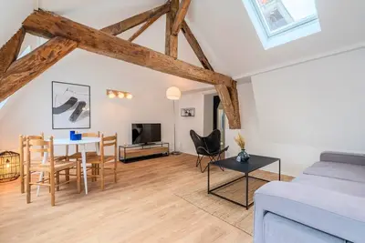Image de Appartement charmant sous les toits Vieux Lille!