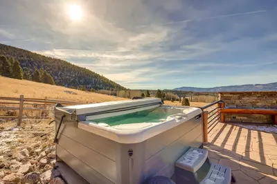 Image de Angel Fire Escape w/ Hot Tub, Game Room & Views!