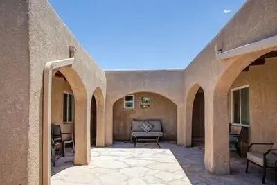 Image de Adorable Adobe too! Eat, Shop, Museums, Old Town! \n\n