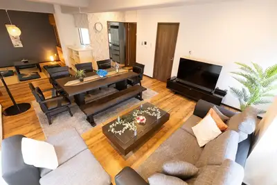 Image de 5 minutes to Usj  Vip class 130m 3 bathrooms 5 bedrooms  Direct access from airport  Nearest  - CRResidence Nishikujyo702 / Osaka Ōsaka