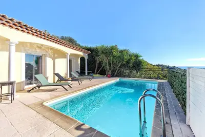 Image de * Superbe Villa '' Catalina '' *Piscine Chauffee *Clim * Vue Mer et Montagne *