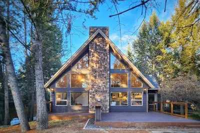 Image de Modern Cabin • Hot Tub • 2 Kings • Beach Access