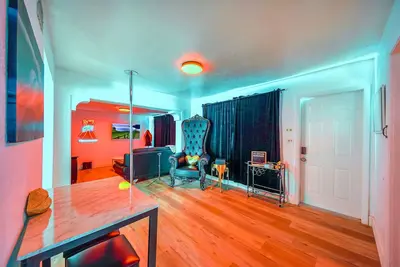 Image de Adult Themed  Erotic stay at Lola's House