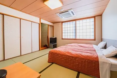 Image de Annex JapaneseWestern Room A Tatami Bedroom / Toon Ehime