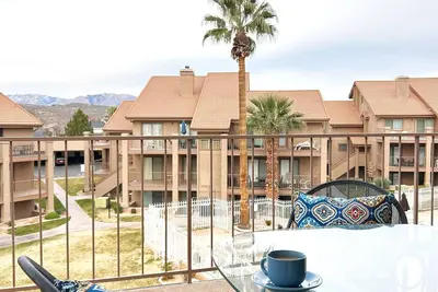 Image de Beautiful top floor penthouse - 2 bedroom 2 bath condo, Sports Village- sleeps 8