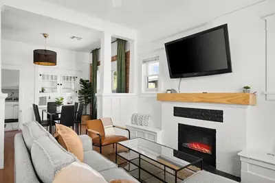 🛋 Long-Term Stay Gem | Fast Wi-Fi, Full Kitchen & Cozy Vibes