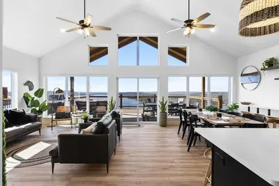 Image de Incredible Lake View I Lazy River I Indoor Pool I Private Hot Tub & Pool