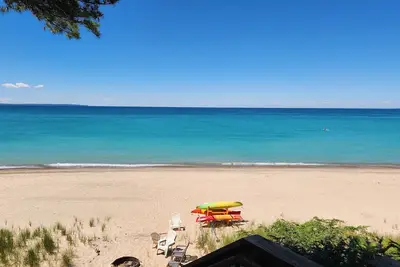Image de Pure Lake Michigan Cottage Getaway Global Wellness at it's Best\n14 people