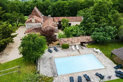 Image de Maison de vacances 'La Jembertie En Périgord' avec piscine privée, terrasse privée et Wi-Fi