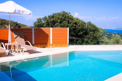 Villa \"Telia Thea\" avec vue sur la mer, piscine privée et Wi-Fi
