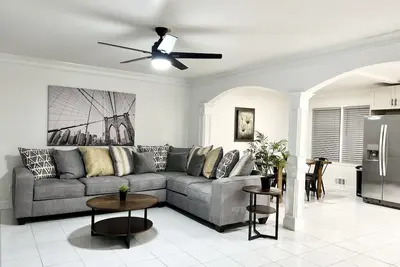 Image de Cozy Home 10 minutes from downtown Norcross and 25 minutes from downtown Atlanta