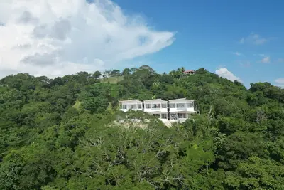 Image de Casa Opale 2bdr, infinity pool, jungle and ocean view 5min to Main Street