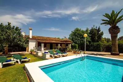 Villa 'Paparri' avec piscine privée, Wi-Fi et climatisation