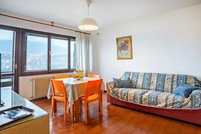 Image de Appartement 'Garden Alle Barche - Angela 3' avec vue sur le lac, jardin commun et Wi-Fi
