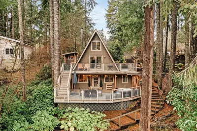 Image de Stylish Lakefront Cabin Retreat, Sauna/Hot tub & Cold Plunge
