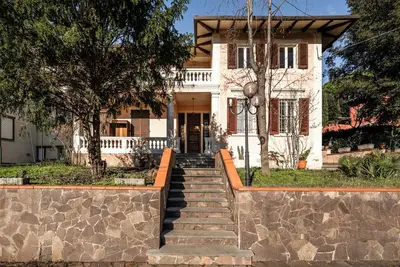Image de Partie de la villa 'Bramarosa' avec vue sur les collines toscanes, terrasse privée et Wi-Fi