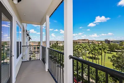 Image de New Unit - offers great views from balcony of downtown Orlando. Great location!