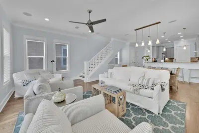Image de 🦩Now Booking for Summer! Walk-Out To 30a in Seacrest~Pet-Friendly🦩