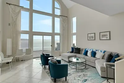 Image de Horton Beach Lake House: Your Ultimate Summer Lakefront Getaway
