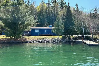 Image de Lake house on Crow Lake