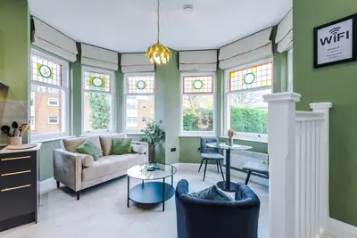Image de Vintage 2 bedroom apartment with free parking