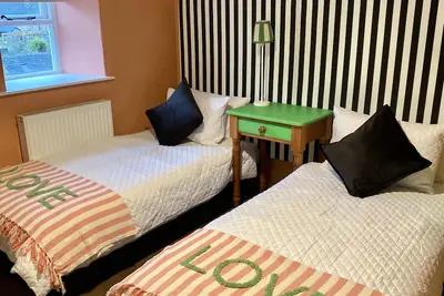 Image de Old Hat Shop - Grade2 listed Mill Cottage Perfect to explore the Peak District